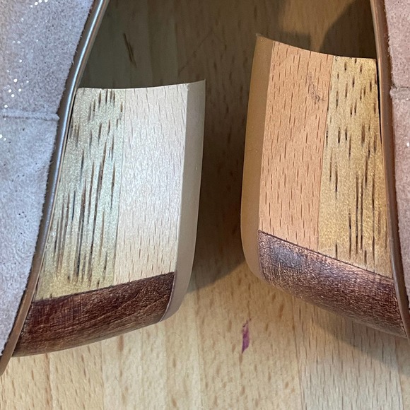 Van Eli Sparkle Suede Pump with Extraordinary Mixed-Wood Heels 8 Slim - Picture 4 of 11